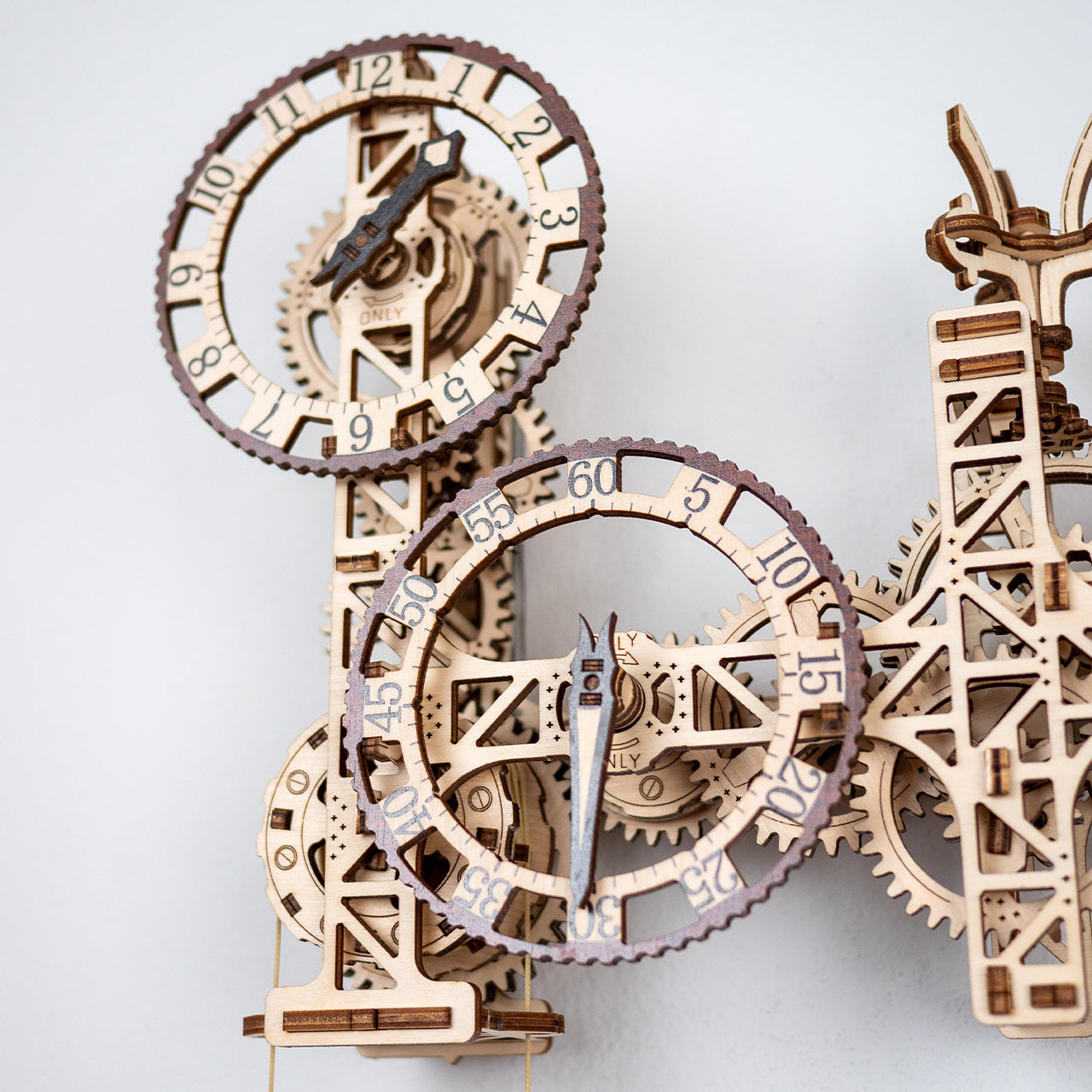 來自波蘭的禮物 WOODEN CITY Steampunk Wall Clock / 3D機械模型